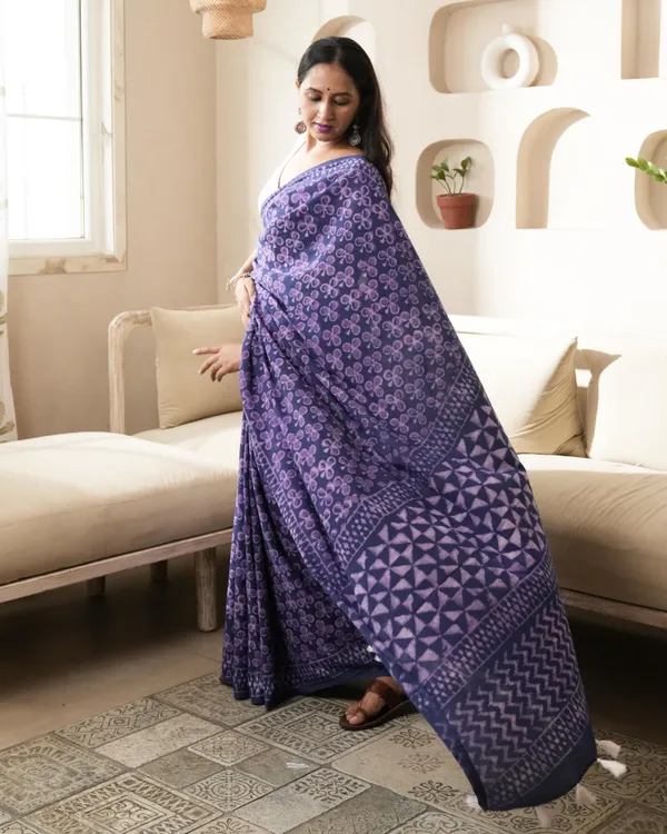 Indigo_Cotton_Dabu_Printed_Mul_Saree_For_Women